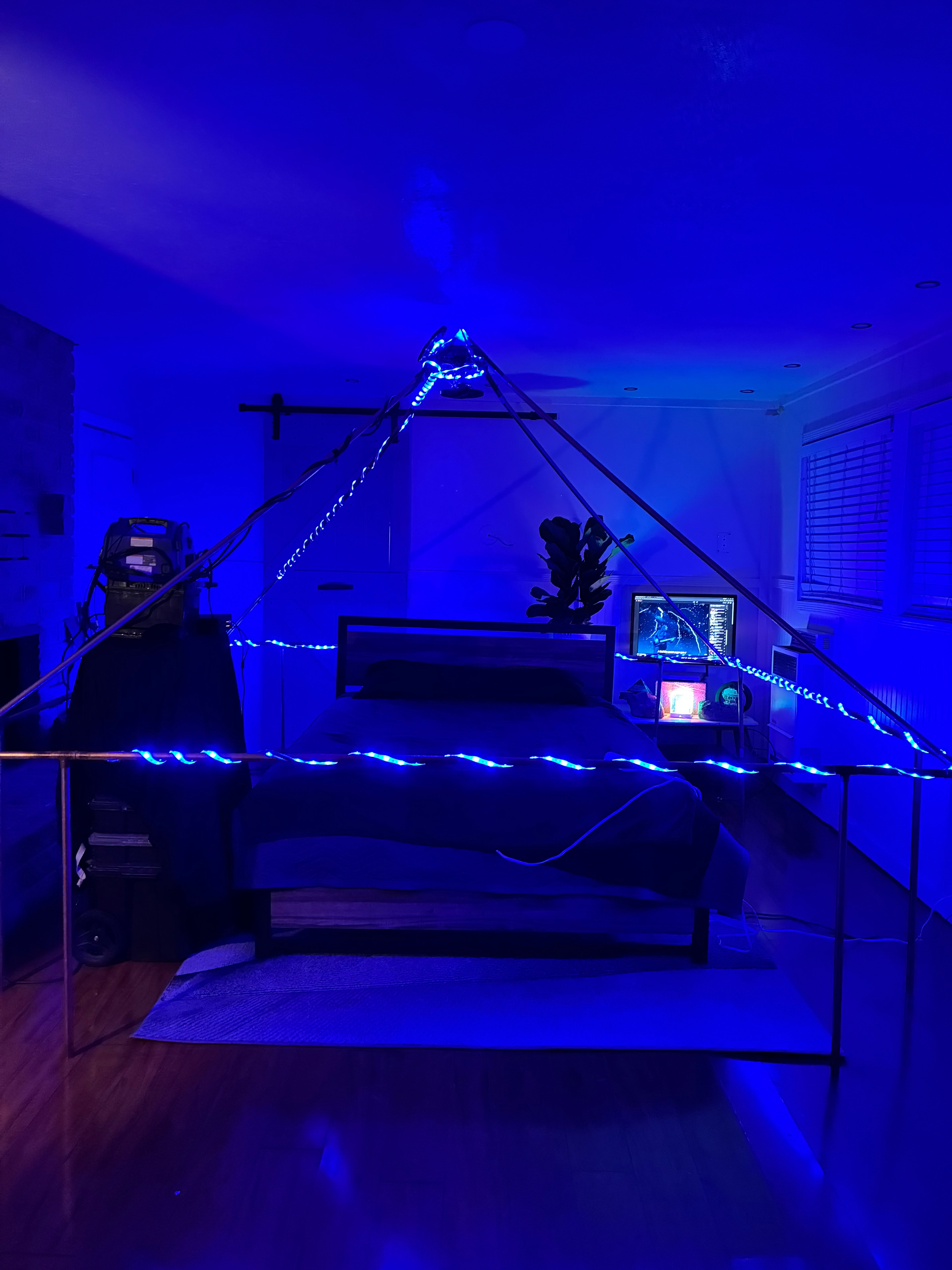 0- ARC ONE Quantum Biomagnetic PEMF Starship Pyramid
24-Pointed Starship Coil Biomag Arc Reactor Edition
9×9 Giza Extended Base • 8-Foot Copper Chamber
Six-Speaker Automotive Audio System • Music-Reactive LED Field
Colombian Quartz Crystal Capstone
Pre-Or