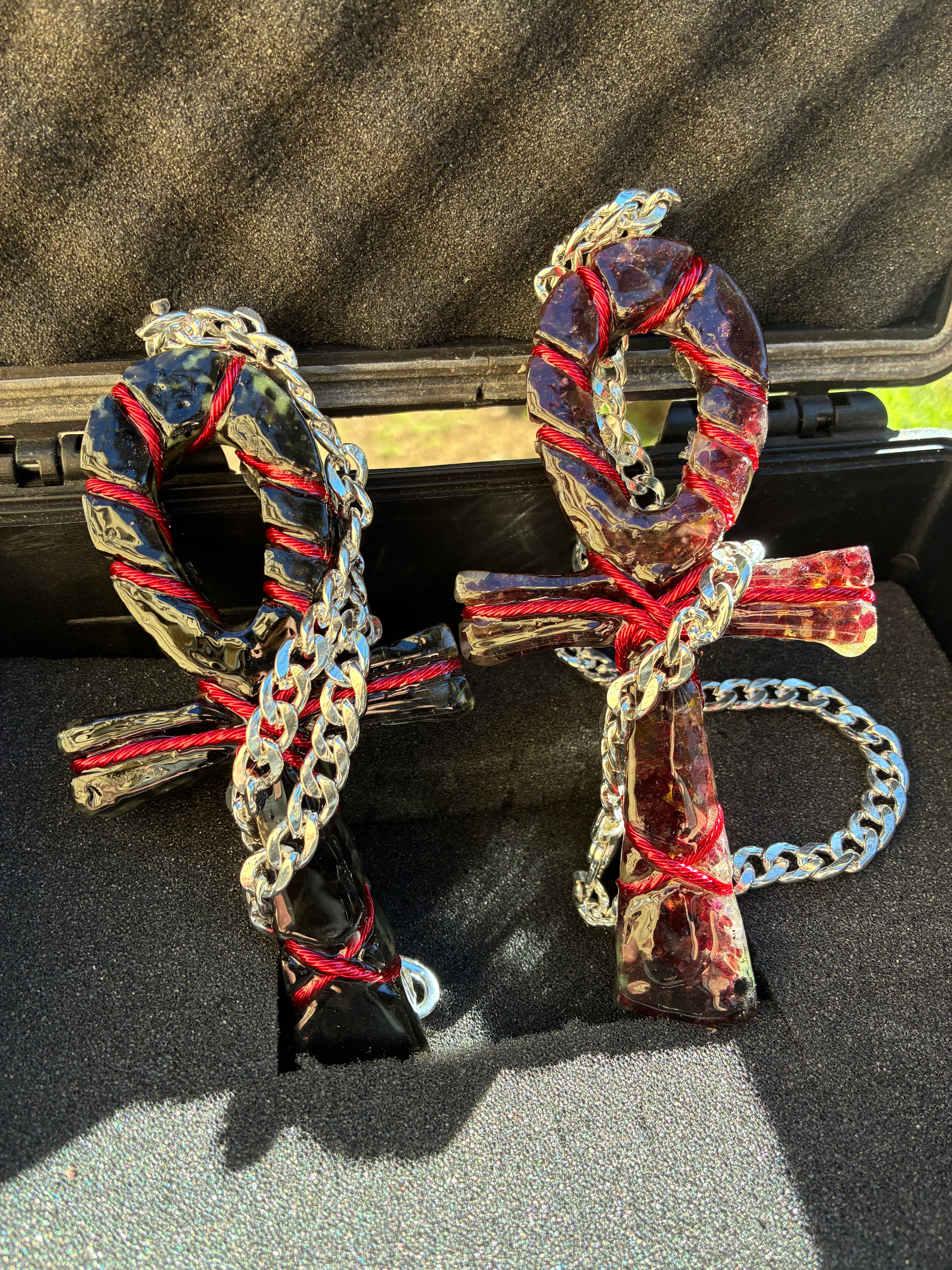 Piezoelectric Powered Garnet & Black Onyx Dual Bundle – Rose Quartz, Red Garnet, Black Onyx – Shungite Transmuting-  Powder – Travel Case, Portable Edition – Real Silver Plated Steel Chain – 5g Shungite Protection